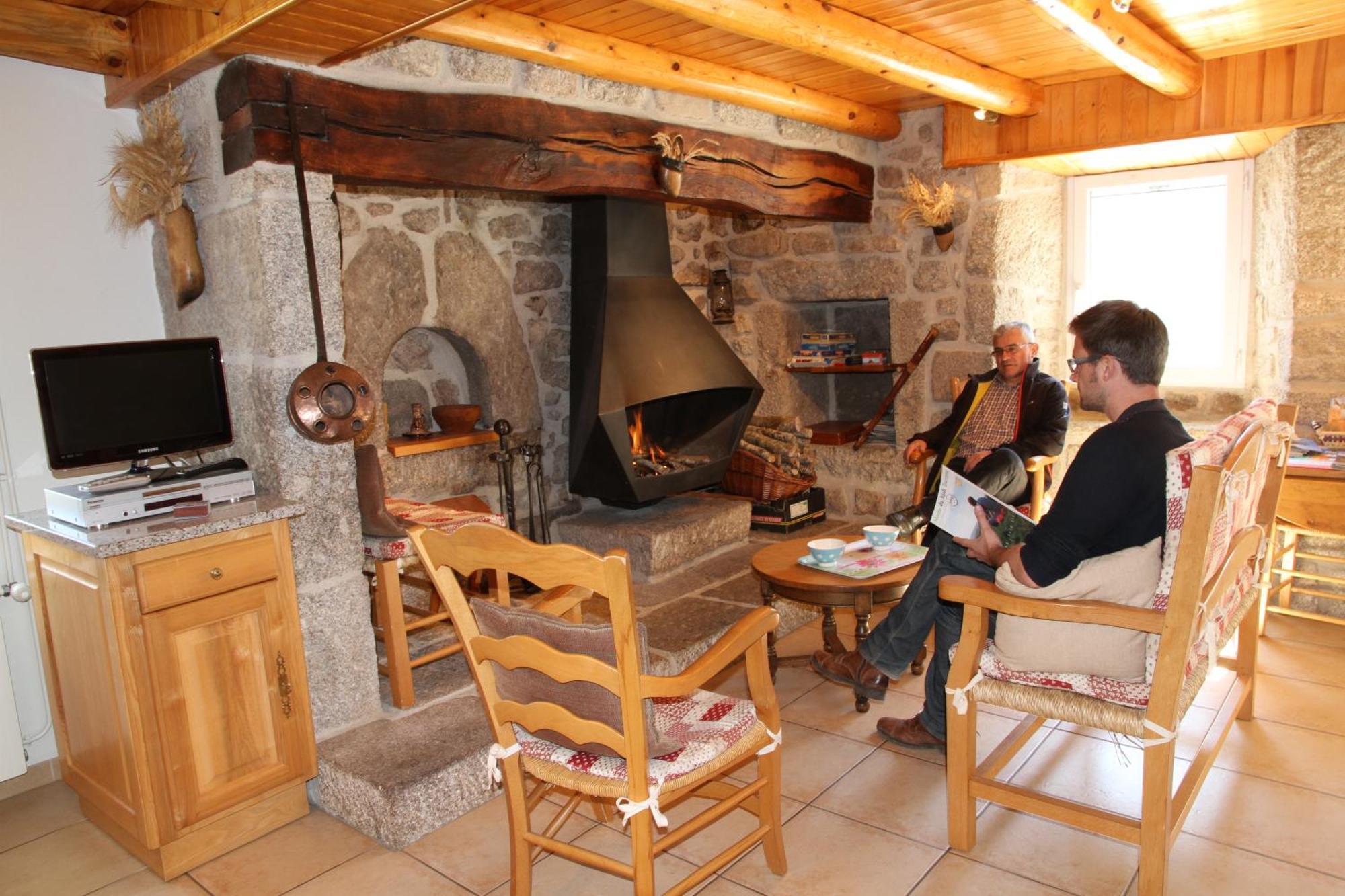 Gite les ducs Mialanes Extérieur photo